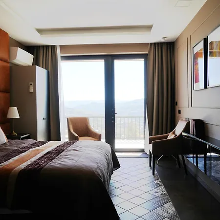 Bed & Breakfast Quinta De Raj - Your Douro Valley Retreat